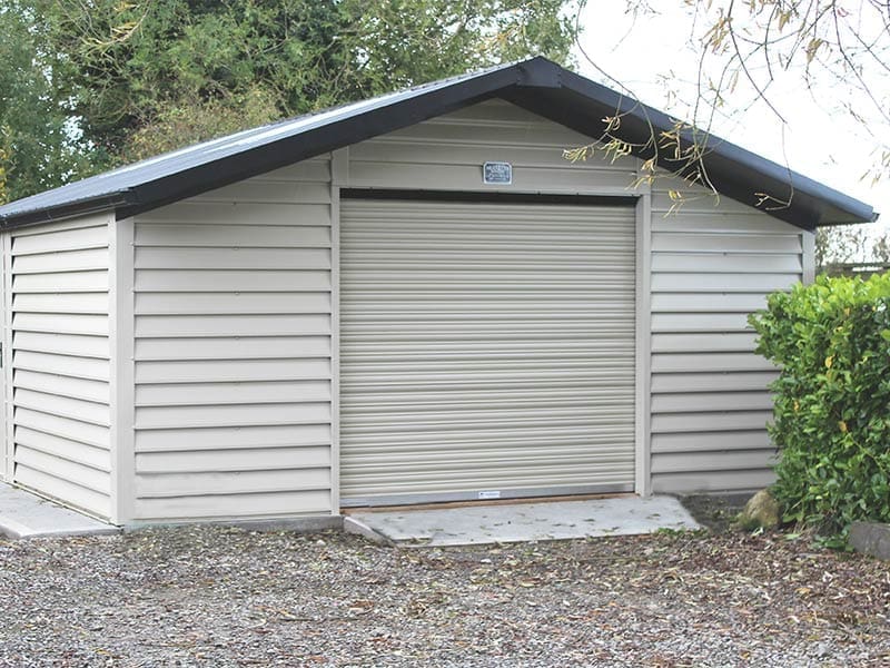 9.2m x 6m Bronze Range unit with Mushroom Plank upgrade, overhang & side door