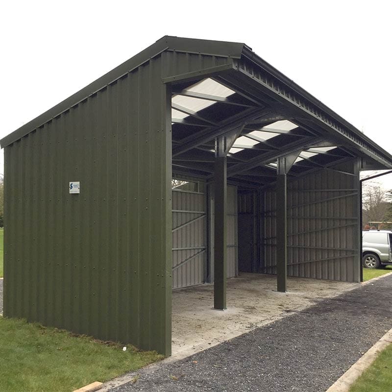 Driving range shelter