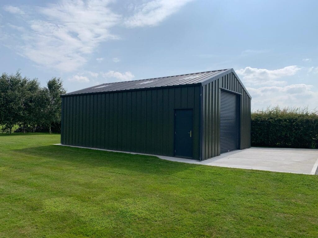 Shanette Steel garage 10m x 7m Kingspan (5)
