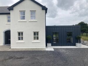 Close up of 5.2m x 4m house extension with anthracite grey Kingspan composite panels (2)